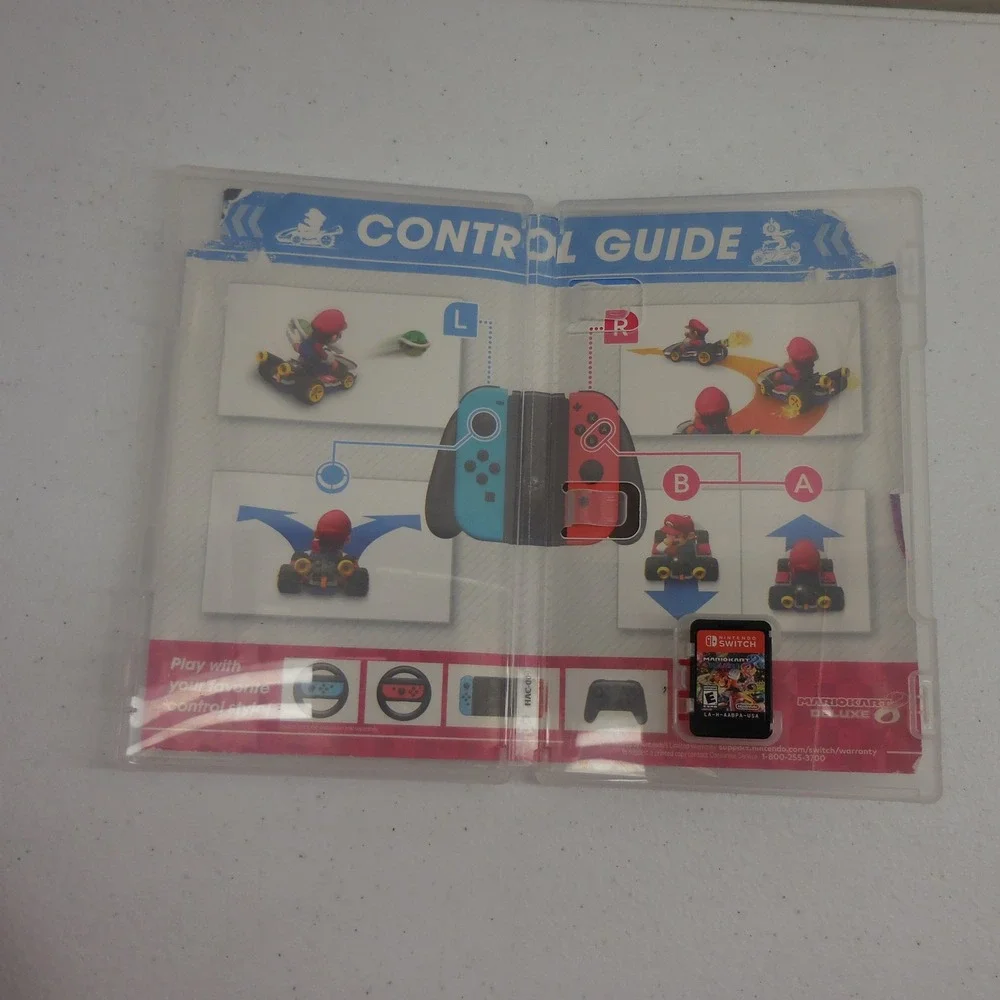 Mario Kart 8 Deluxe Nintendo‎ Switch Game with Case HAC-P-AABPA USA